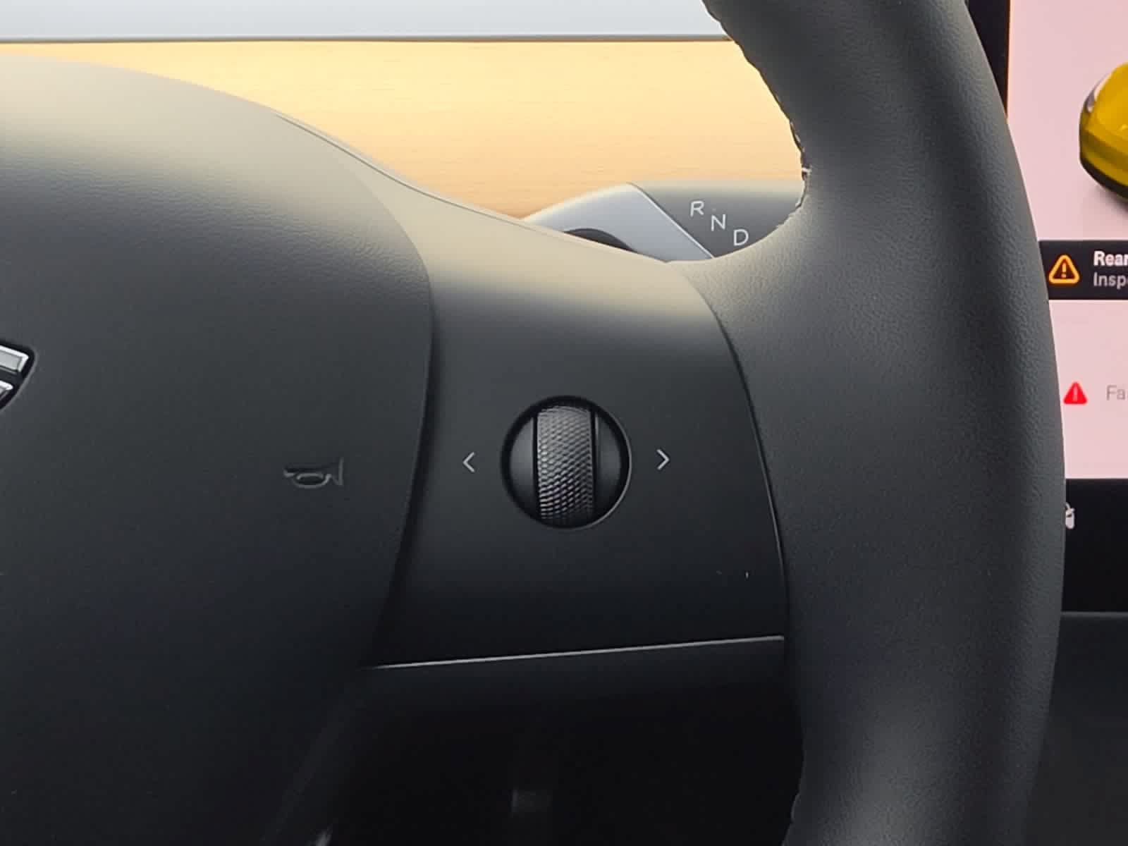 Used 2023 Tesla Model Y 2WD image 22