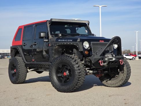 Used 2013 Jeep Wrangler Unlimited Rubicon w/ Max Tow Pkg image 2