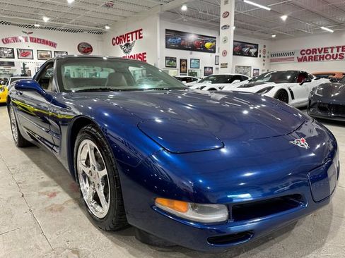 Used 2004 Chevrolet Corvette Coupe w/ Preferred Equipment Group RWD image 4