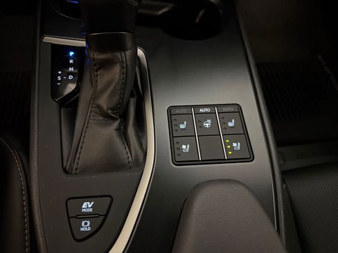 Used 2023 Lexus UX 250h F Sport w/ Accessory Package (Z2) image 19