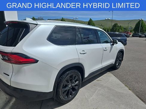 Used 2024 Toyota Grand Highlander AWD Hybrid image 6