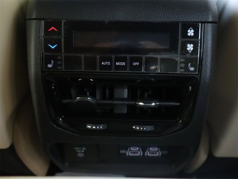 New 2023 Jeep Grand Cherokee L Limited w/ Luxury Tech Group II image 24