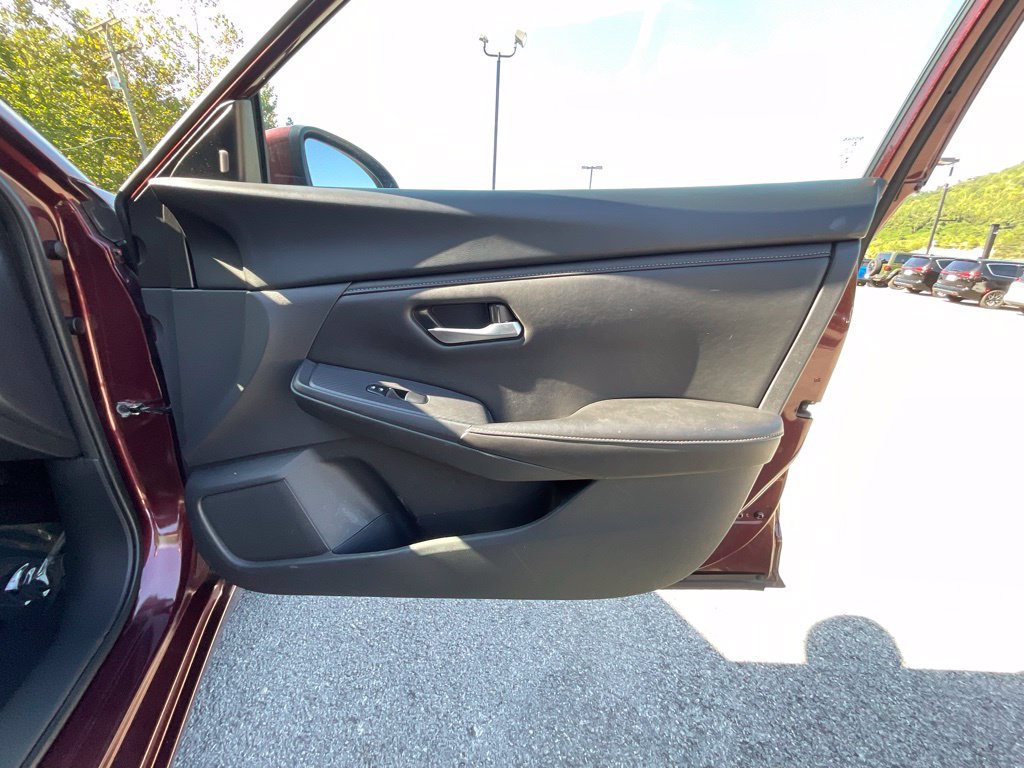 Used 2025 Nissan Sentra SV FWD image 21