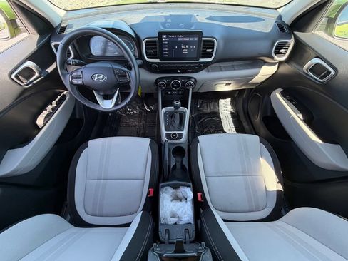 Used 2023 Hyundai Venue SEL FWD image 25