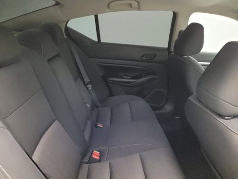 Used 2023 Nissan Altima 2.5 SV FWD image 19