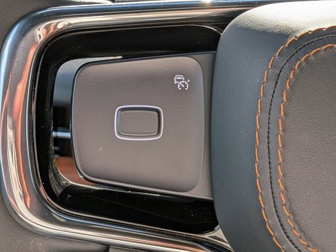 Certified 2025 Lincoln Navigator L Black Label image 31