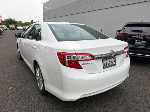 Used 2012 Toyota Camry XLE w/ Convenience Pkg image 4