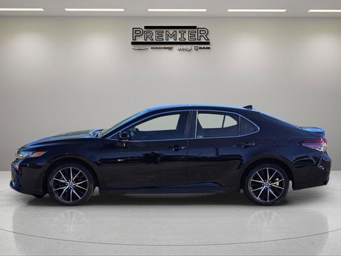 Used 2024 Toyota Camry SE image 12