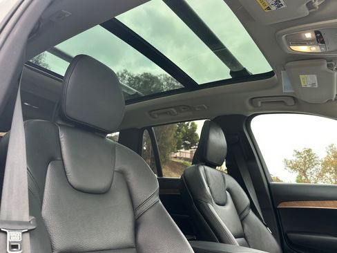 Certified 2023 Volvo XC90 T8 Plus AWD/4WD image 20