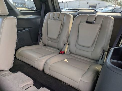 Used 2013 Ford Explorer XLT image 26