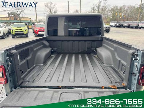 Used 2025 Jeep Gladiator Rubicon w/ Convenience Group image 25