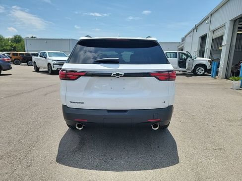 Used 2023 Chevrolet Traverse LT FWD image 4