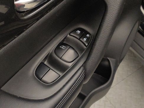 Used 2018 Nissan Rogue S AWD/4WD image 27