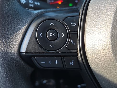 Used 2022 Toyota RAV4 XLE FWD image 22