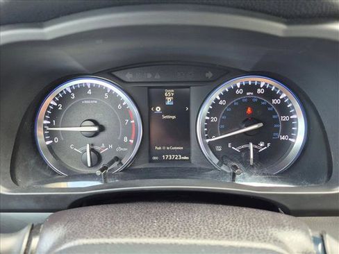 Used 2015 Toyota Highlander XLE FWD image 11