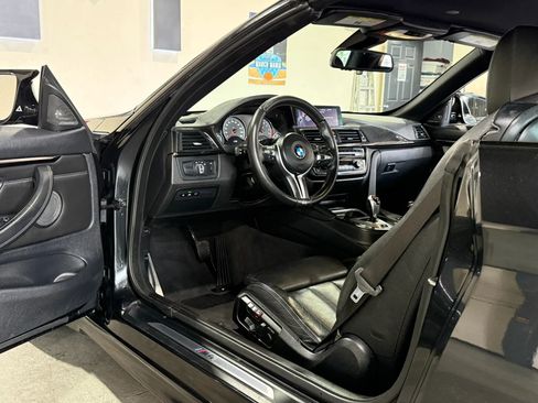 Used 2015 BMW M4 Convertible RWD image 18
