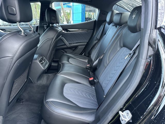 Used 2021 Maserati Ghibli S GranLusso RWD image 27