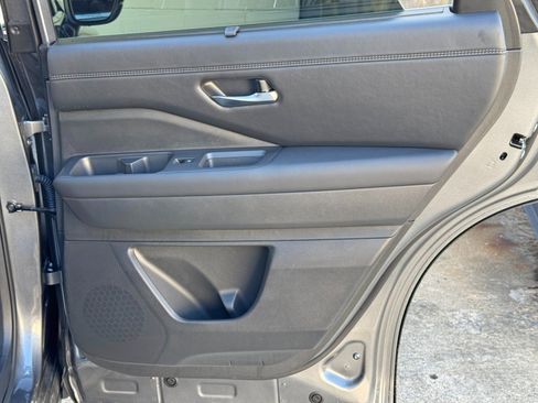 Used 2026 Nissan Pathfinder Platinum FWD image 49