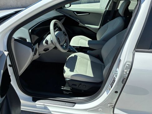 Used 2023 Kia Niro Wind FWD image 27