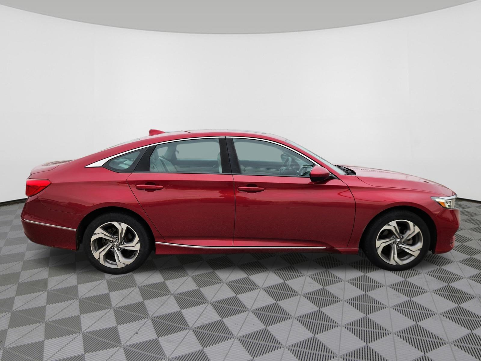 Used 2020 Honda Accord EX image 6