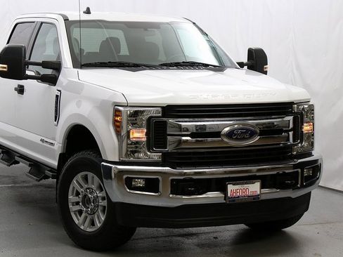 Used 2019 Ford F250 XLT w/ XLT Value Package image 2