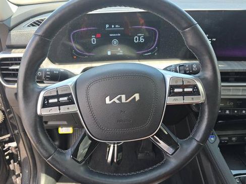 Used 2024 Kia Telluride EX w/ EX Captain's Chair Package AWD/4WD image 7