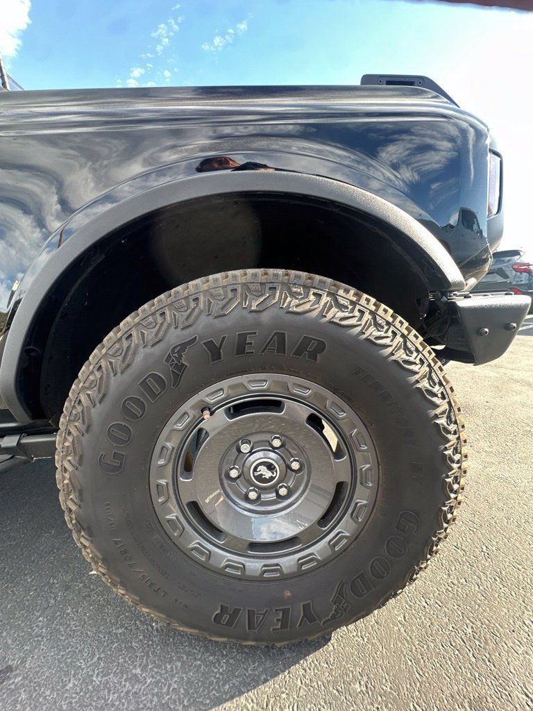 Used 2025 Ford Bronco Badlands w/ Sasquatch Package AWD/4WD image 12