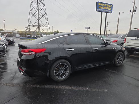 Used 2018 Kia Optima LX w/ 17" Alloy Wheels Package image 5