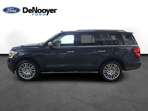 Used 2022 Ford Expedition Platinum AWD/4WD image 10