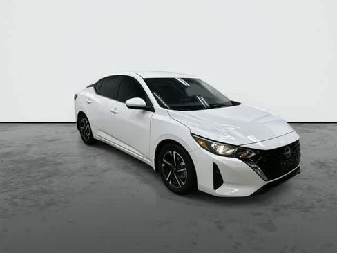 Used 2024 Nissan Sentra SV FWD image 5