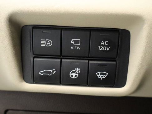 Used 2022 Toyota Highlander Limited image 31