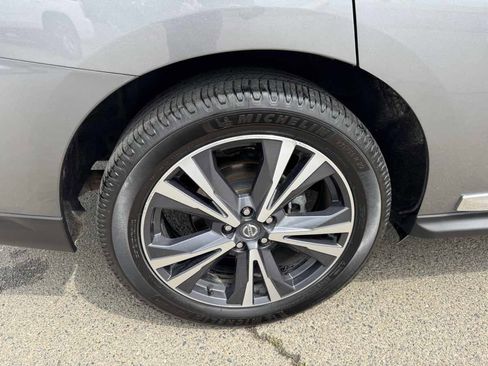 Used 2020 Nissan Pathfinder Platinum image 47