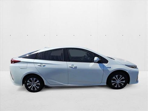 Used 2020 Toyota Prius Prime Limited image 4