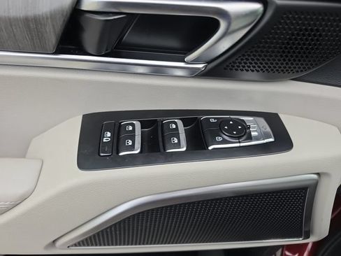 Certified 2024 Kia Telluride EX w/ EX Captain's Chair Package FWD image 20