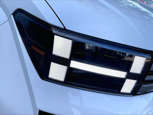 Certified 2025 Hyundai Santa Fe SEL image 23