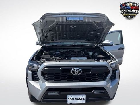 Used 2024 Toyota Tacoma TRD Off-Road AWD/4WD image 43