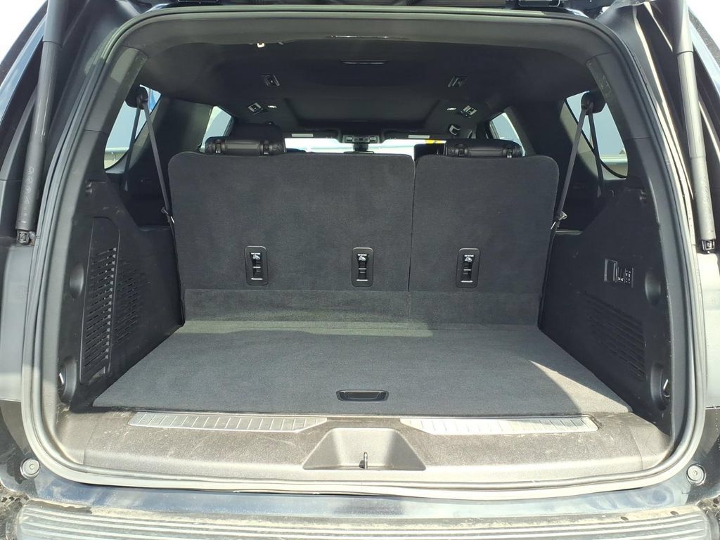 Used 2021 GMC Yukon XL Denali w/ Denali Premium Package AWD/4WD image 15