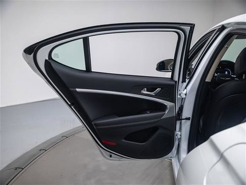 New 2026 Genesis G70 2.5T image 28