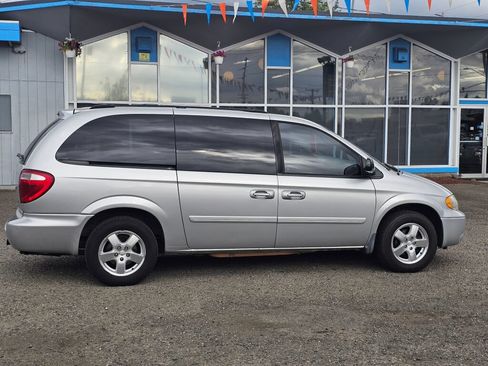 Used 2006 Dodge Grand Caravan SXT FWD image 8
