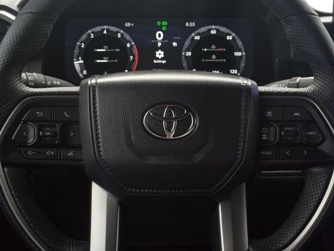 Certified 2024 Toyota Tacoma TRD Off-Road AWD/4WD image 14