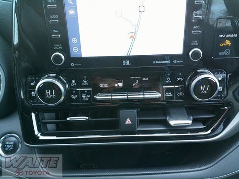 Certified 2022 Toyota Highlander Limited image 16