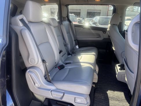 Used 2023 Honda Odyssey Touring image 21