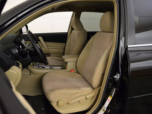 Used 2012 Toyota Highlander FWD image 4