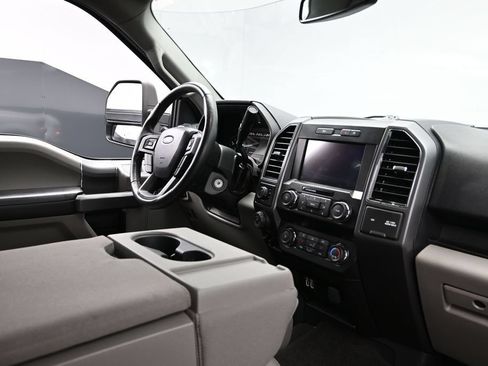 Used 2020 Ford F150 XLT w/ Equipment Group 302A Luxury AWD/4WD image 13