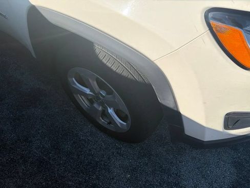 Used 2018 Jeep Compass Latitude w/ Popular Equipment Group AWD/4WD image 10