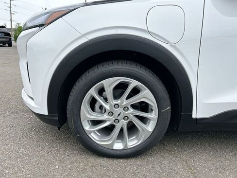 New 2027 Chevrolet Bolt LT w/ Comfort Package FWD image 30