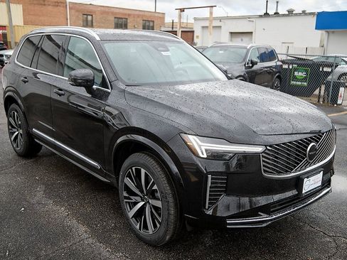 New 2025 Volvo XC90 B6 Core w/ Protection Package Premier image 4