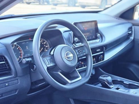 Certified 2023 Nissan Rogue SV image 12