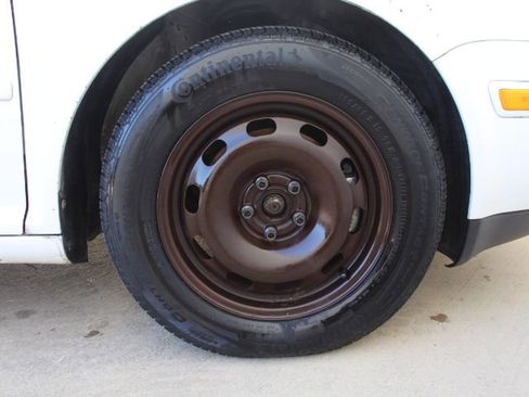 Used 2004 Volkswagen Golf GL image 8