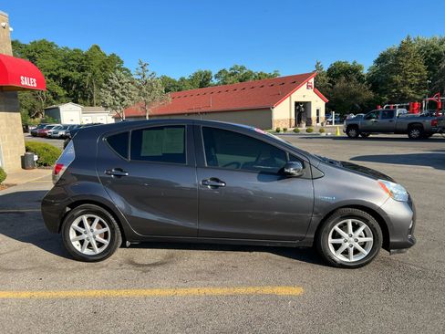 Used 2012 Toyota Prius C Three image 4